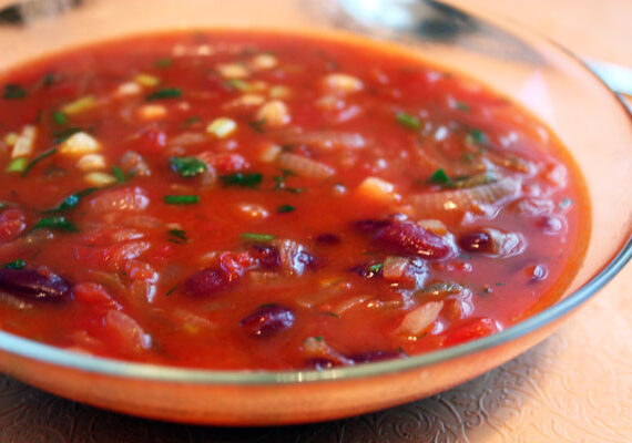 Сочный, вкусный и простой: томатный обед